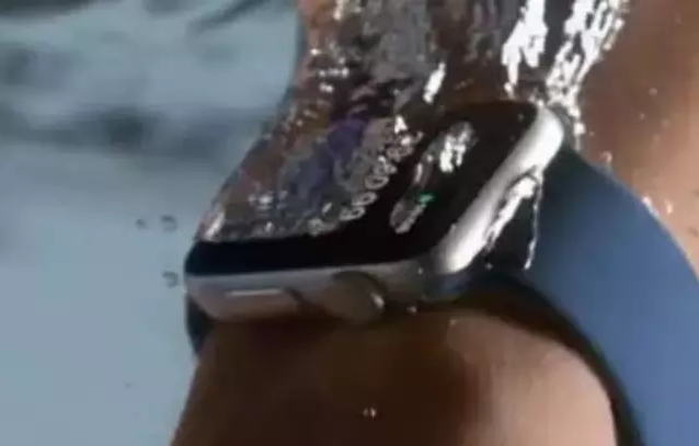 Apple watch 支持深度防水